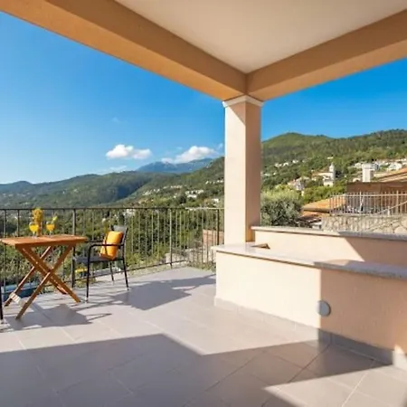 Ferienwohnung ,, Bella “in Poljane mit Pool דירה Veprinac