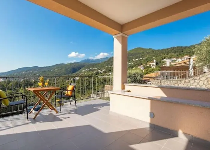 ,, Bella “in Poljane Mit Pool Appartement Veprinac