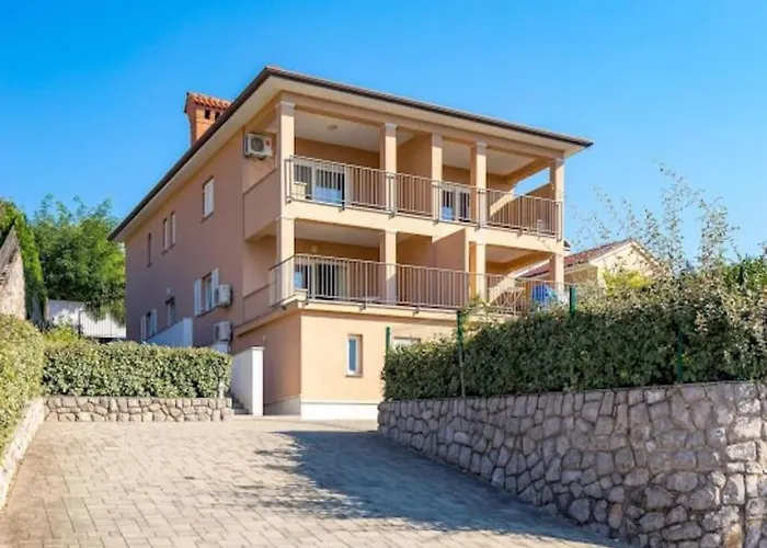 ,, Bella “in Poljane Mit Pool Appartement *