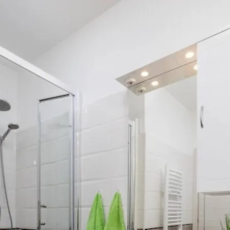 ,, Bella “in Poljane Mit Pool Apartman