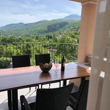 Ferienwohnung ,, Bella “in Poljane mit Pool Apartman