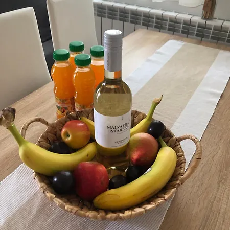 Ferienwohnung ,, Bella “in Poljane mit Pool Veprinac