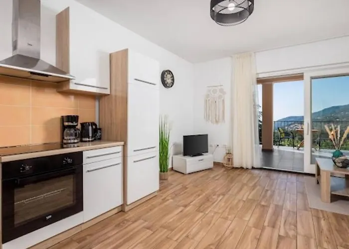 Ferienwohnung ,, Bella “In Poljane Mit Pool Daire