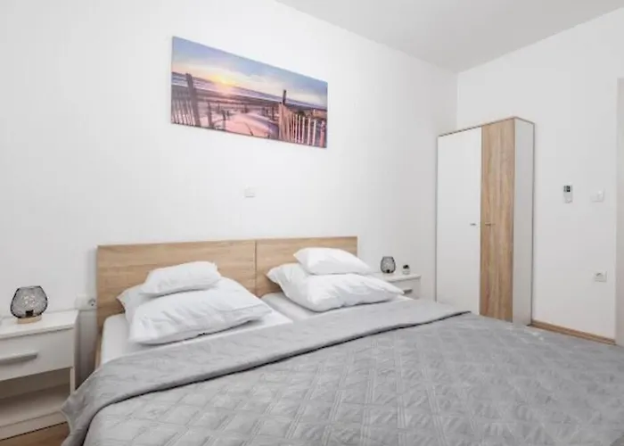 Ferienwohnung ,, Bella “In Poljane Mit Pool Veprinac