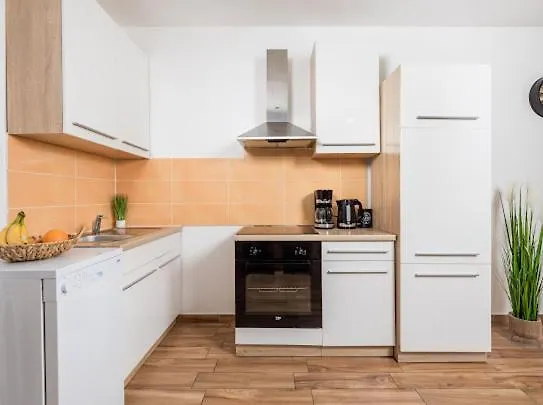 Ferienwohnung ,, Bella “In Poljane Mit Pool *