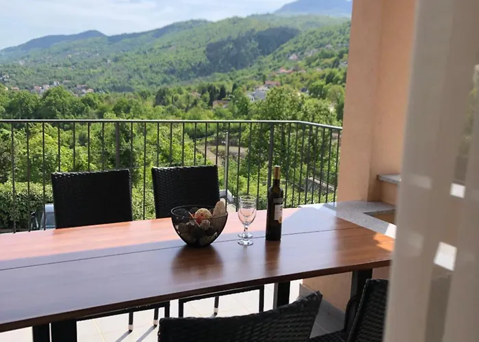 Ferienwohnung ,, Bella “In Poljane Mit Pool Daire